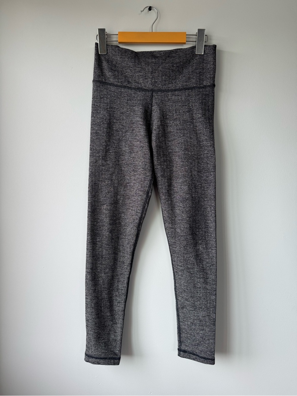(S) TNA Gray High-Waist Leggings
